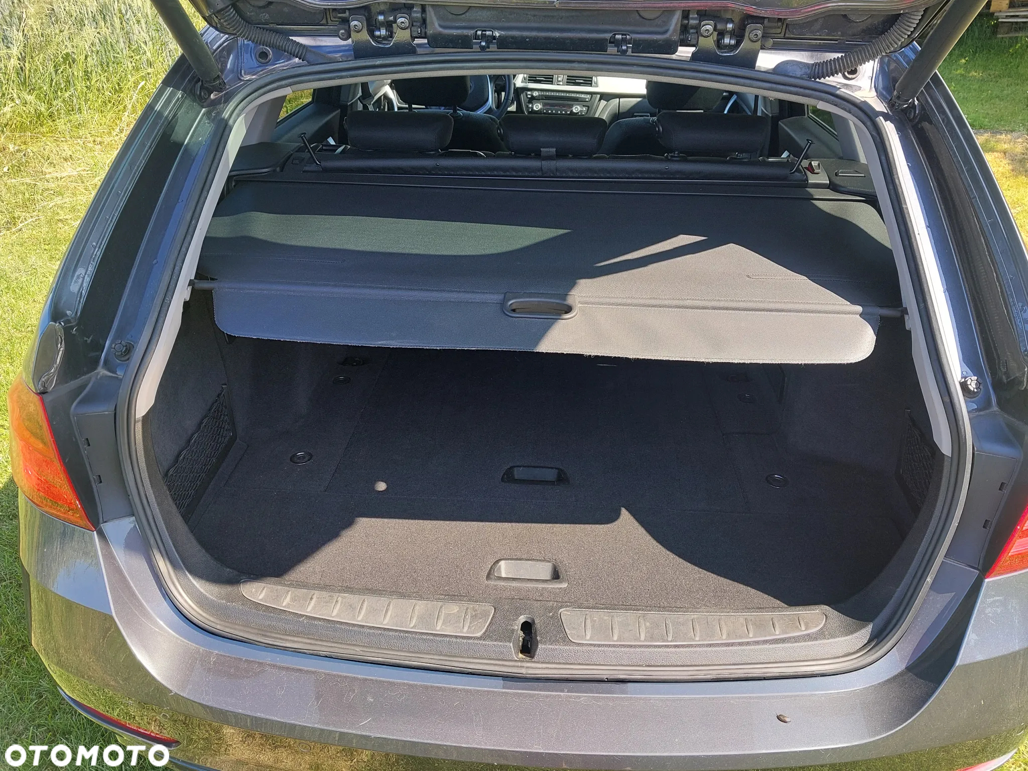 BMW Seria 3 318d Touring - 14
