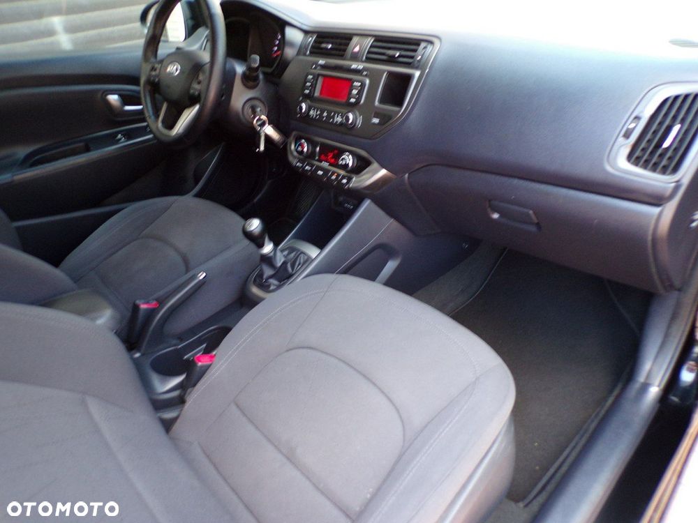 Kia Rio - 27