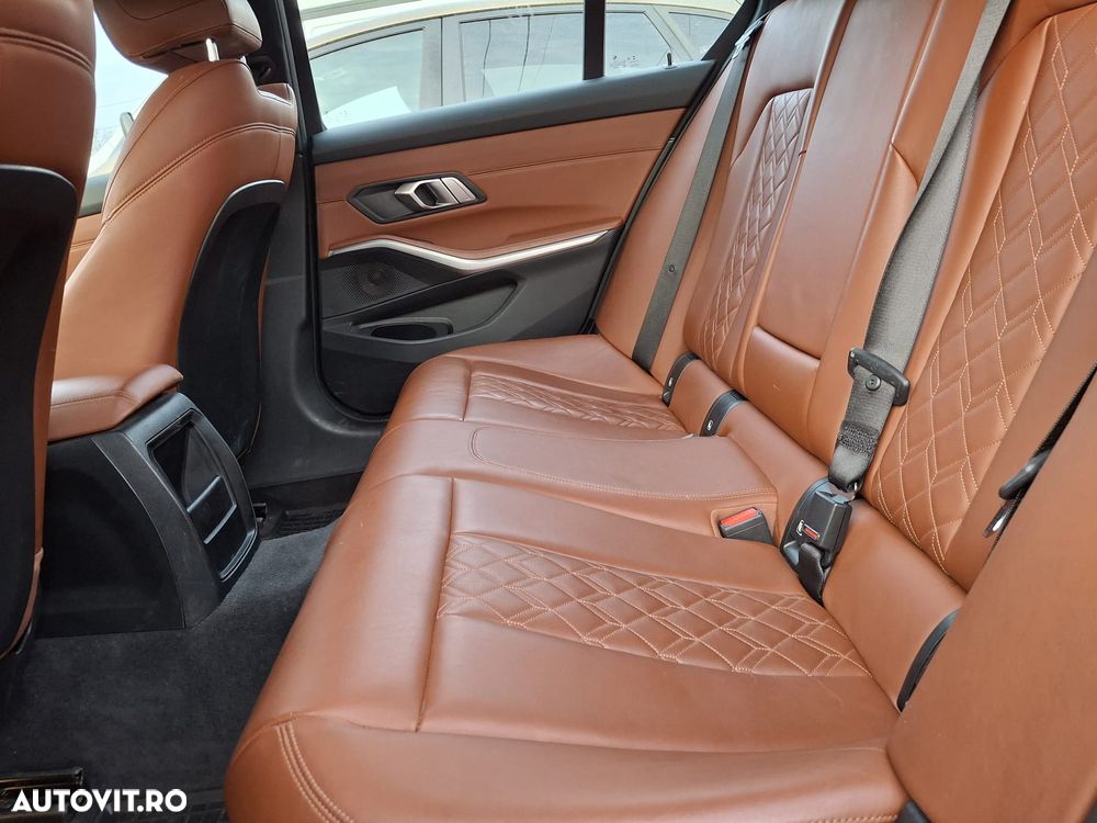 BMW Seria 3 318i AT - 15