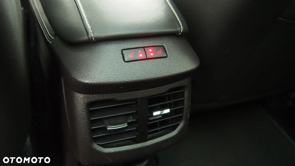 Ford Mondeo Vignale 2.0 EcoBoost - 28