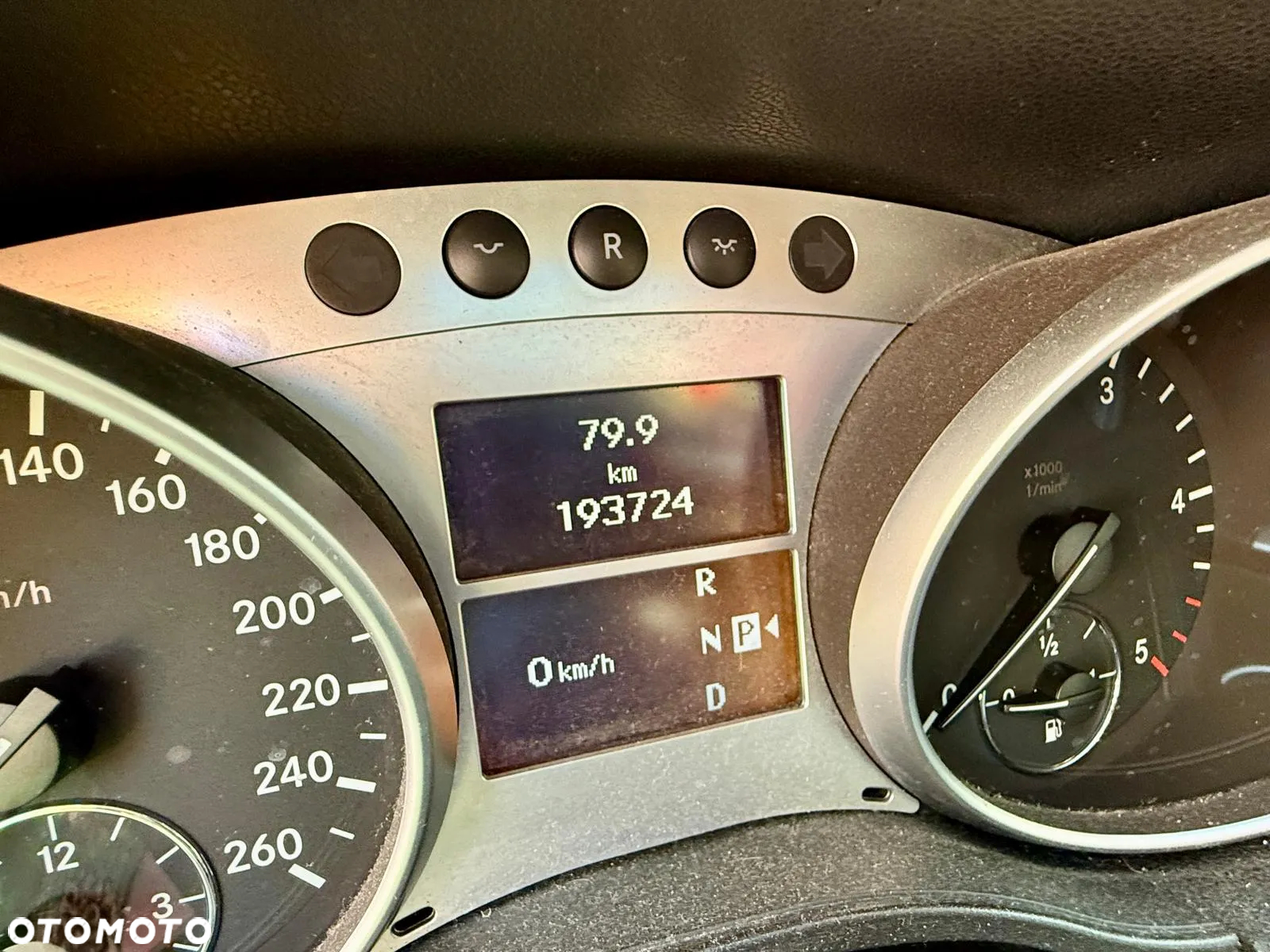 Mercedes-Benz ML - 11