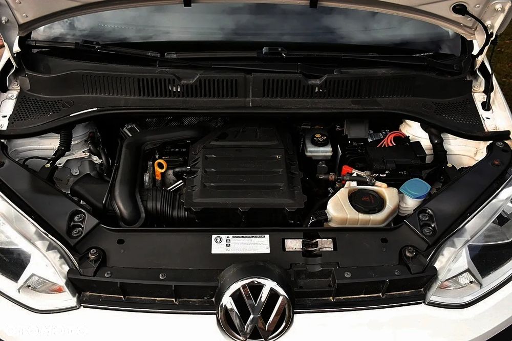 Volkswagen up! 1.0 high - 24