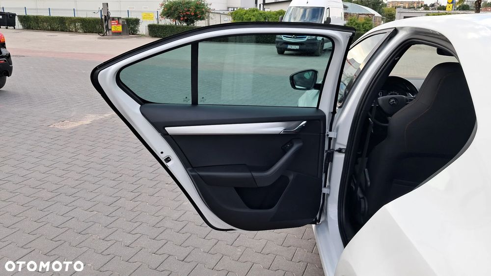 Skoda Octavia 1.6 TDI SCR Business - 9