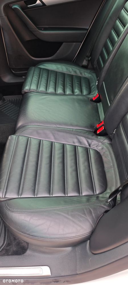 Volkswagen Passat 2.0 TDI Perfectline R-Style DSG - 13