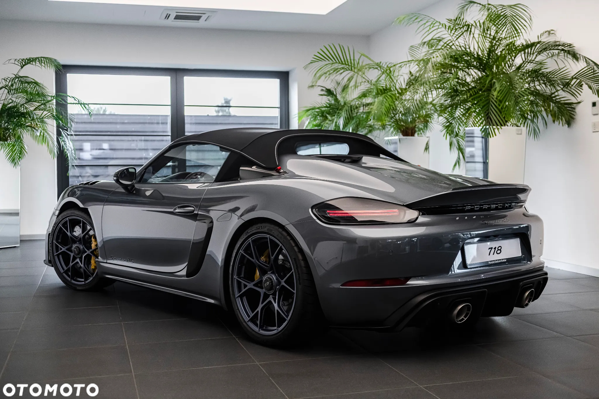 Porsche 718 Spyder - 6