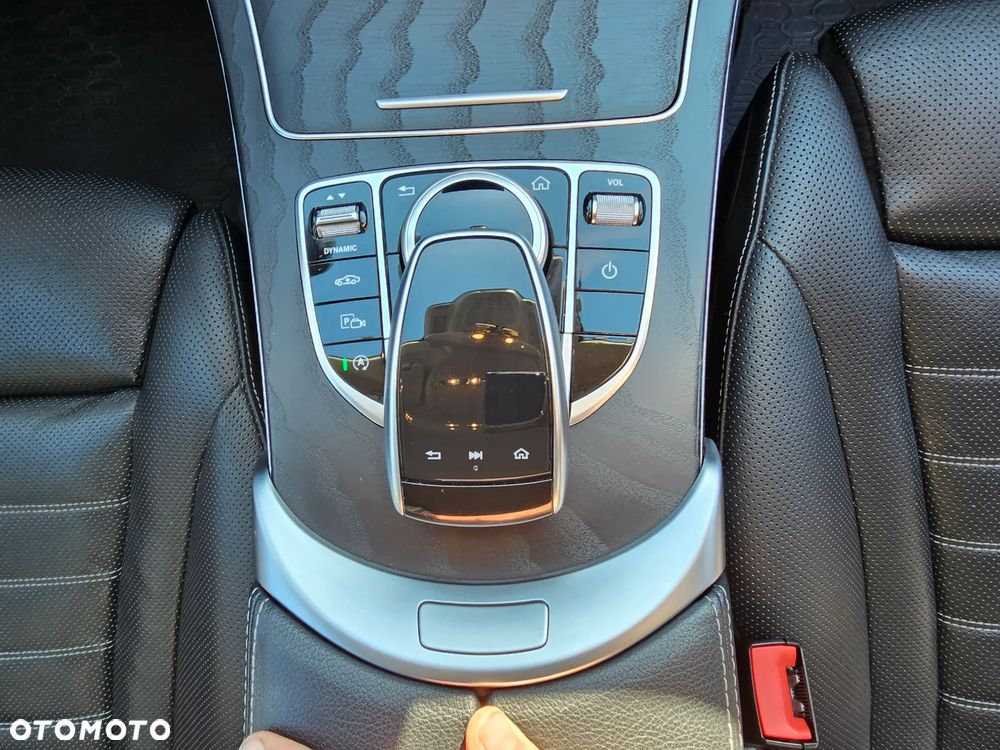 Mercedes-Benz Klasa C 300 d 4MATIC 9G-TRONIC - 18