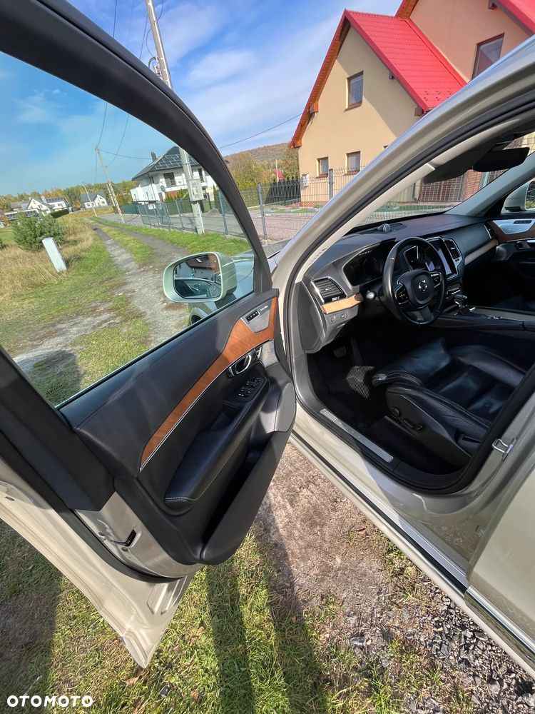 Volvo XC 90 - 8