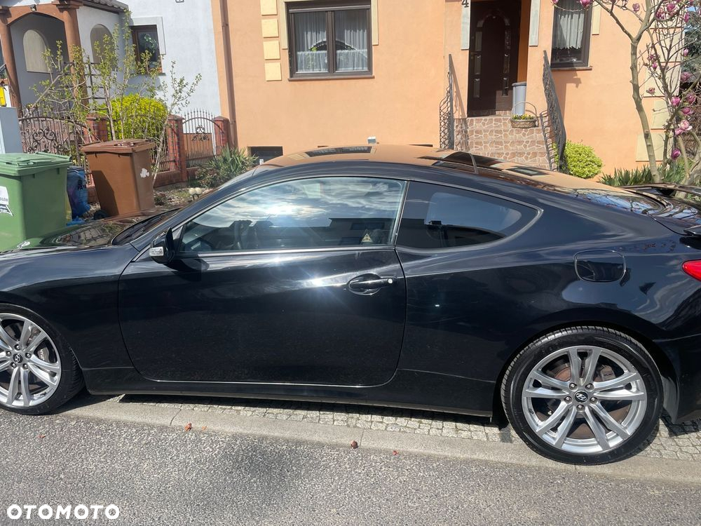 Hyundai Genesis Coupe - 9