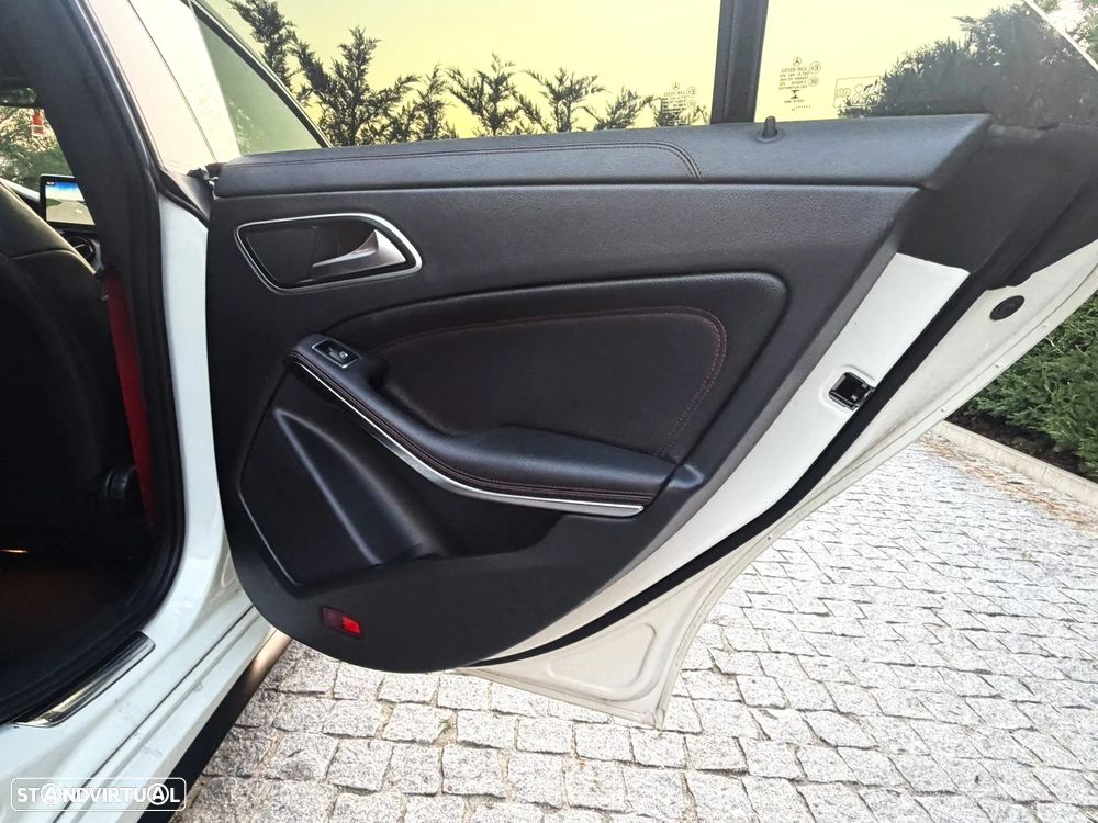 Mercedes-Benz CLA 45 AMG 4Matic Speedshift DCT 7G Night Edition - 23