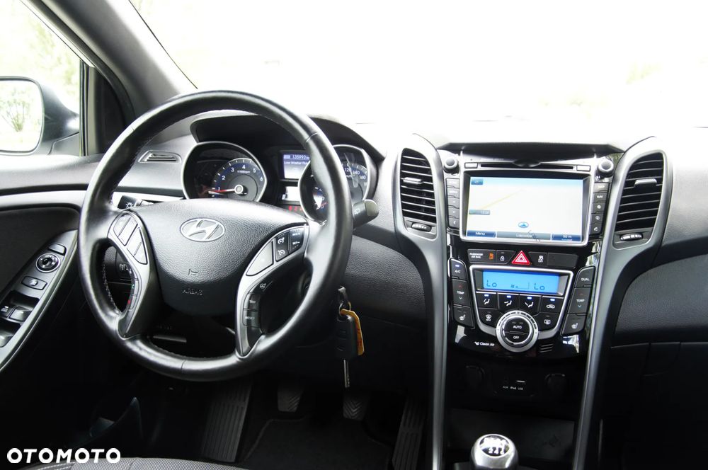 Hyundai i30 blue 1.6 GDI Passion - 30