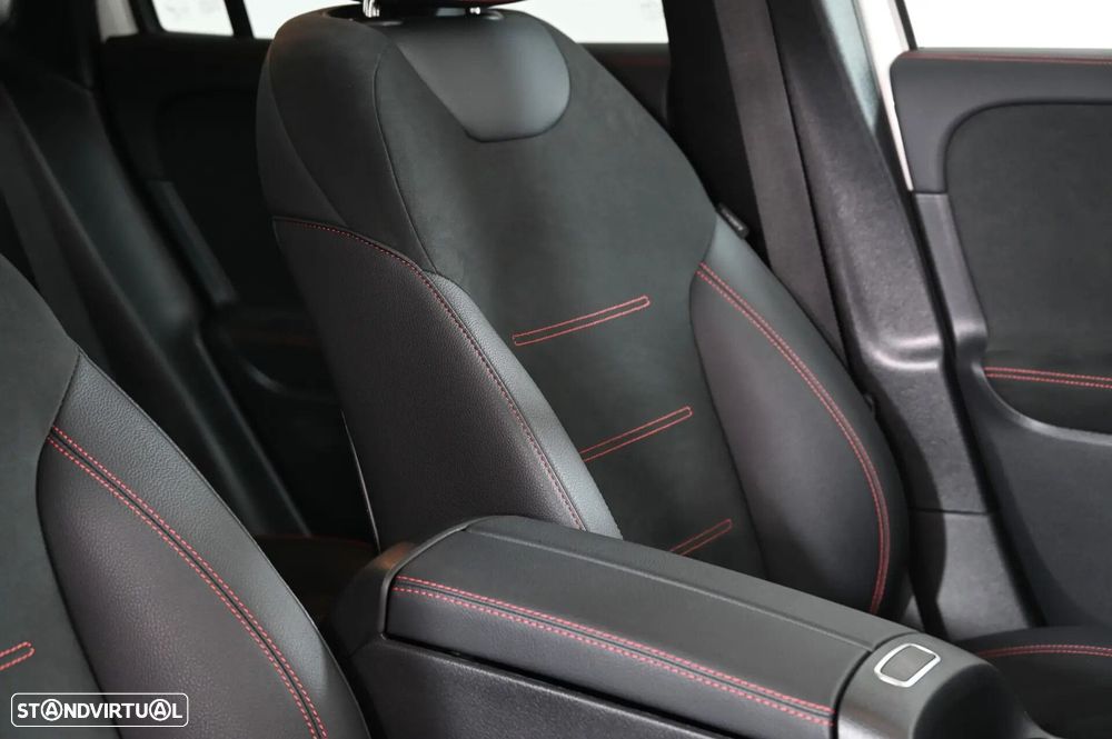 Mercedes-Benz GLA 200 d AMG Line - 23