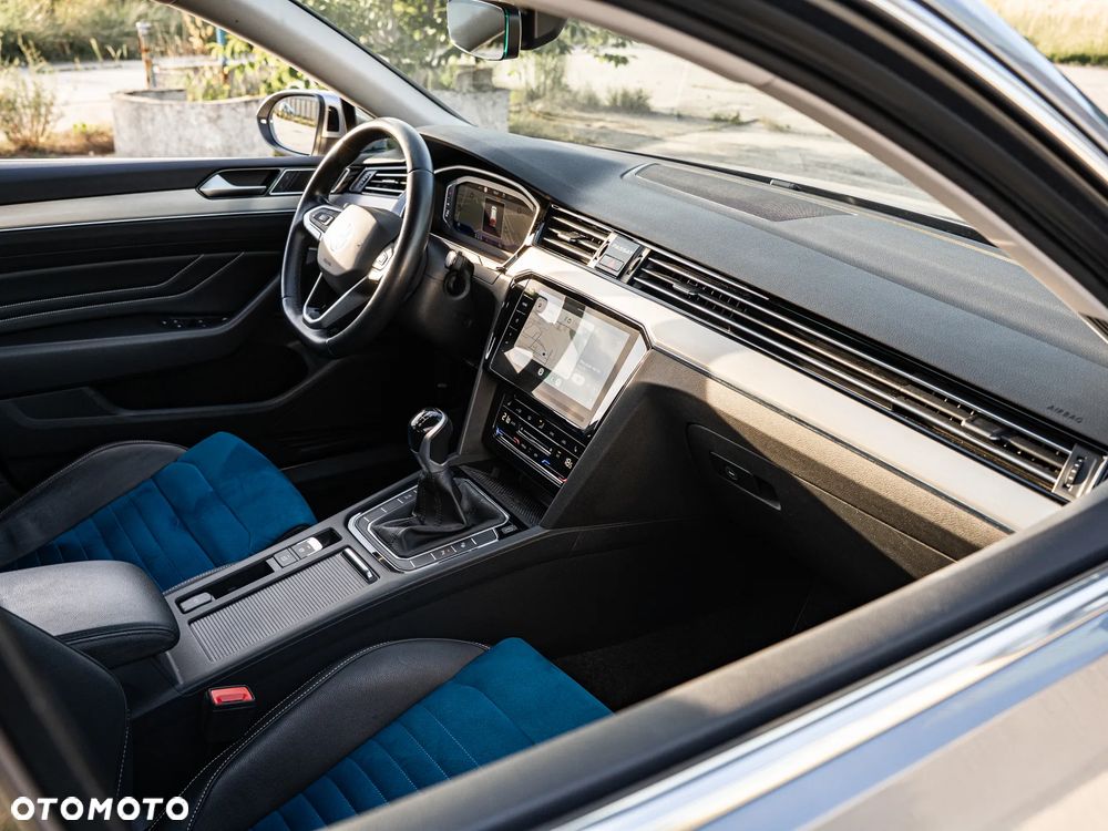 Volkswagen Passat 2.0 TDI EVO Elegance - 22