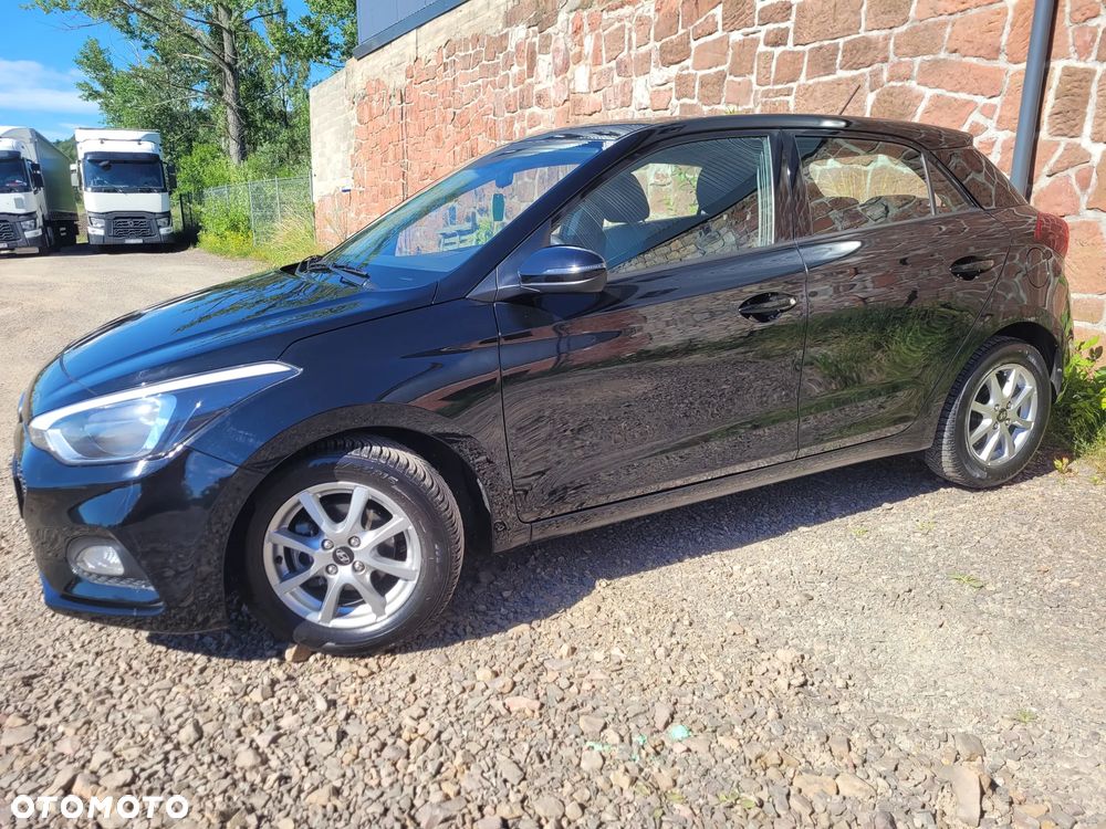 Hyundai i20 blue 1.2 Classic - 11