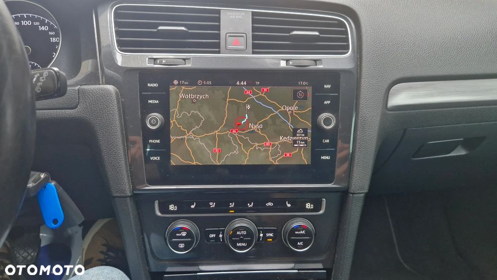 Volkswagen Golf - 21