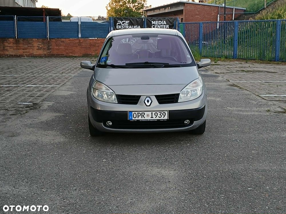 Renault Scenic - 1