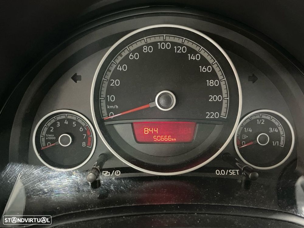 VW Up! 1.0 BMT High - 3