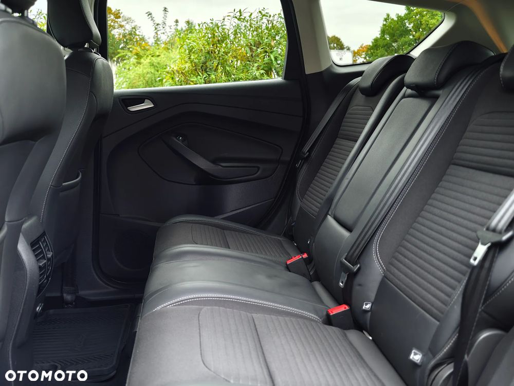 Ford Kuga 2.0 TDCi FWD Titanium - 34