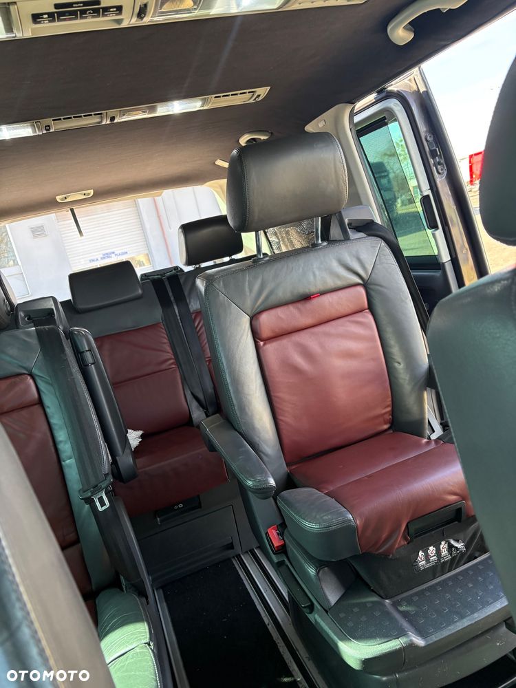 Volkswagen Multivan - 11