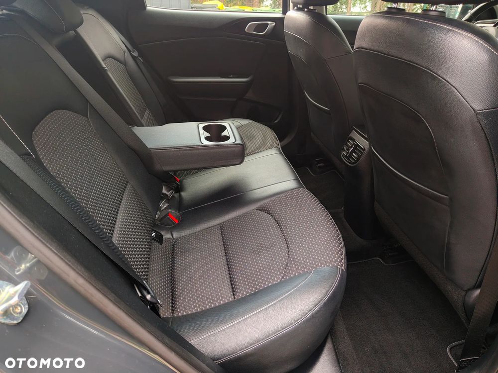 Kia XCeed - 28