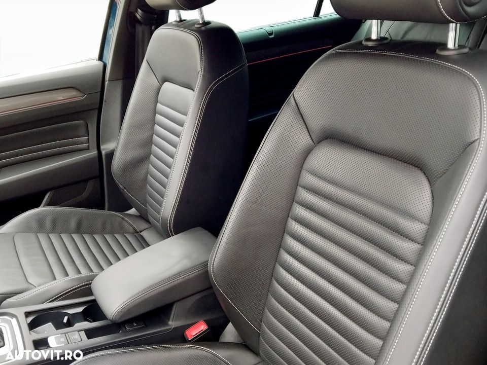 Volkswagen Passat Alltrack 2.0 TDI SCR DSG 4Motion - 11