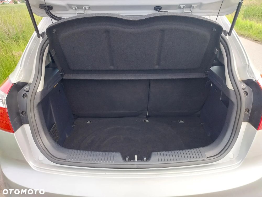 Kia Rio - 10