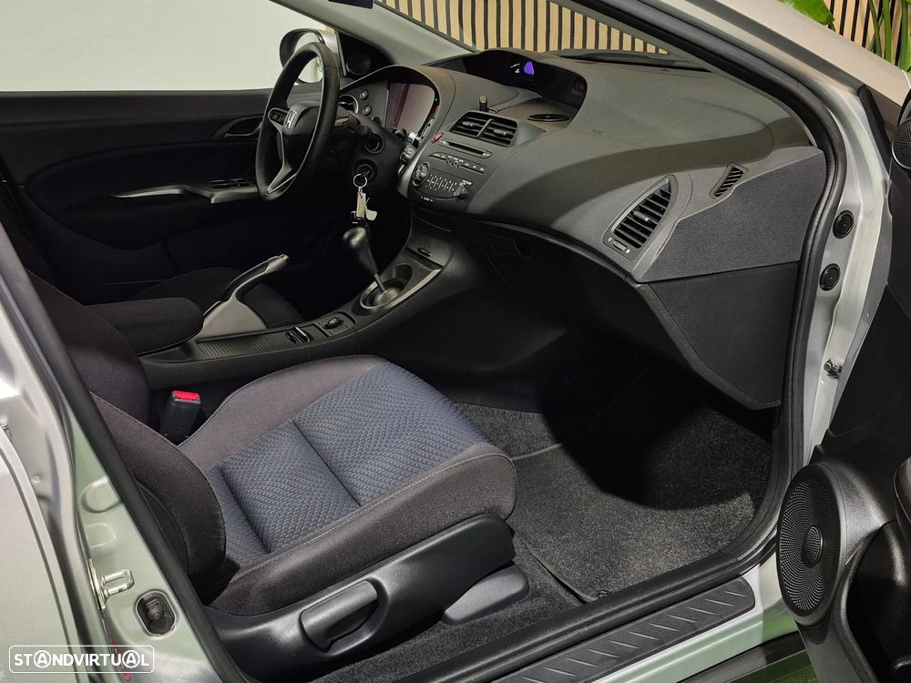 Honda Civic 1.4 i-VTEC Sport Edition - 14