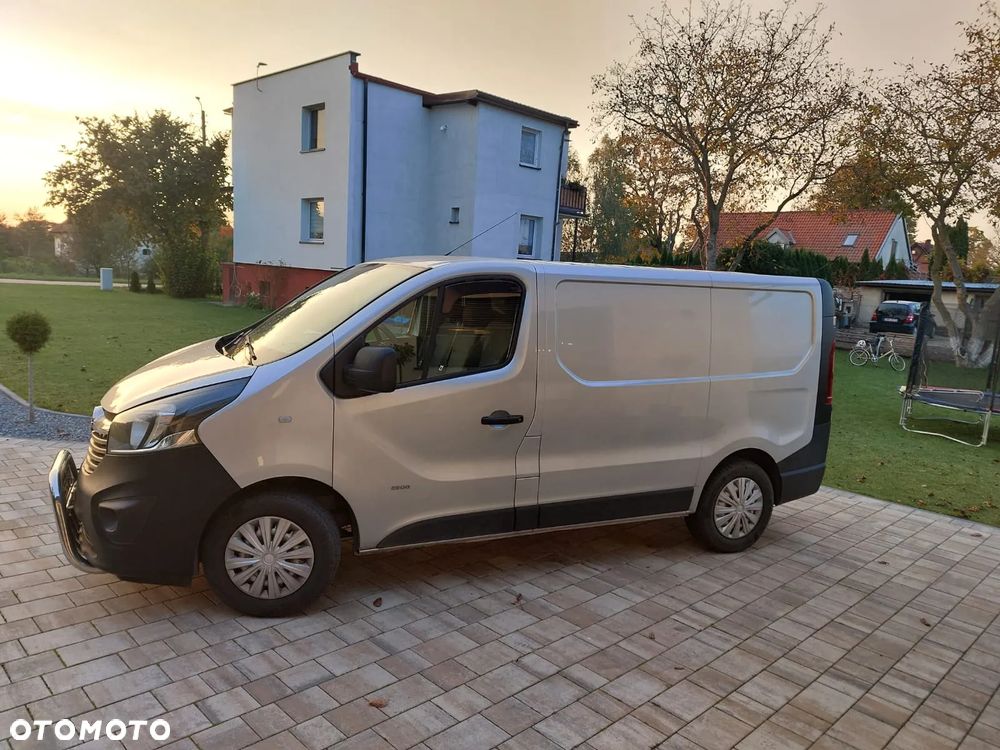 Opel Vivaro - 1