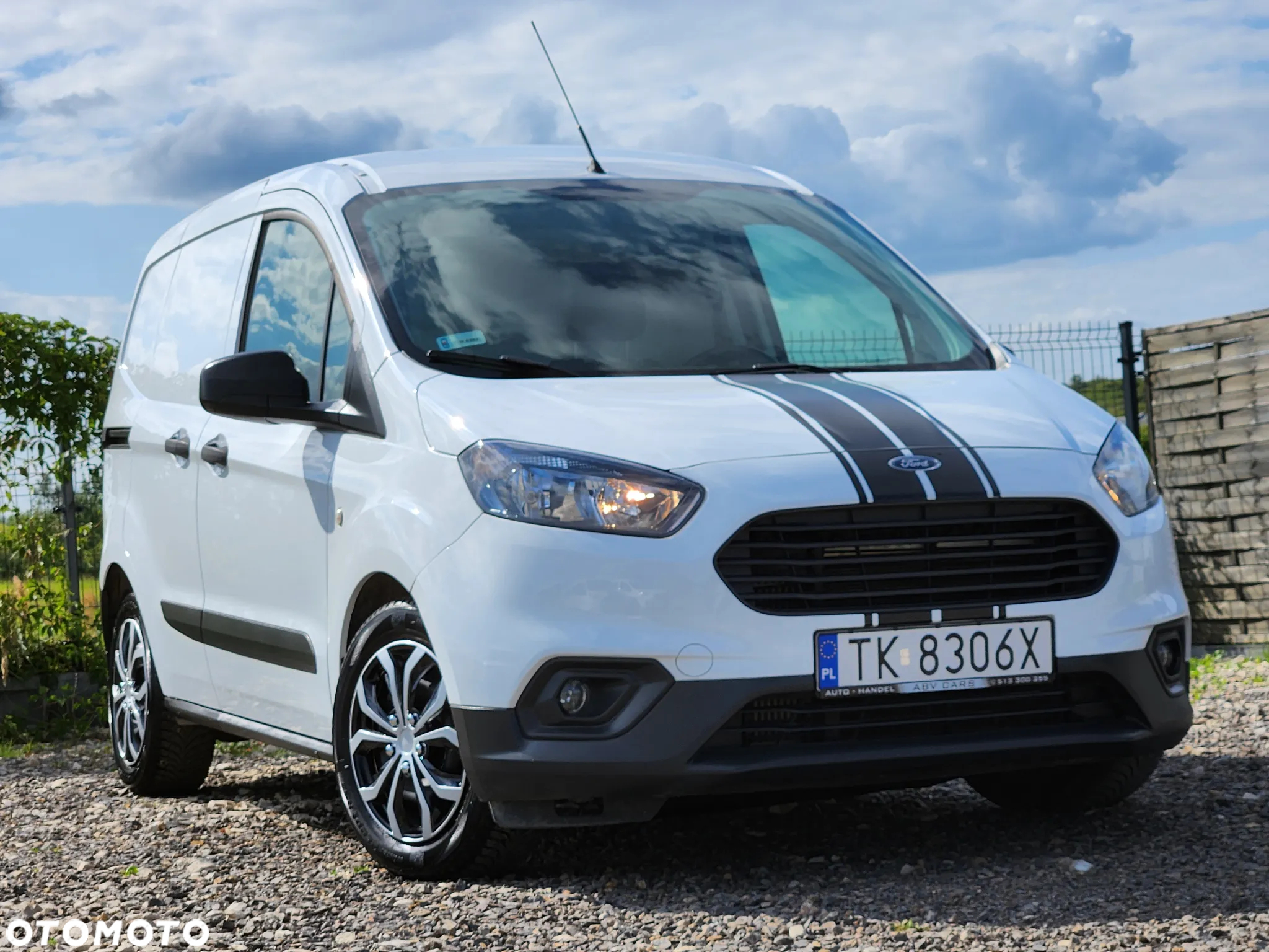 Ford Transit courier - 2