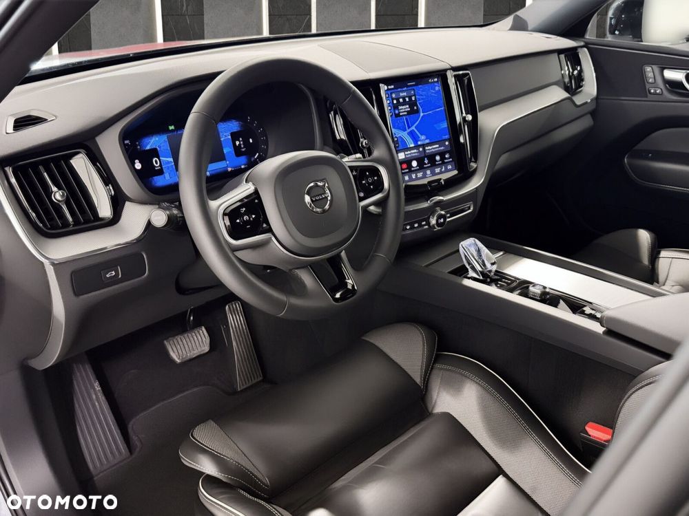 Volvo XC 60 B4 D AWD Plus Dark - 11