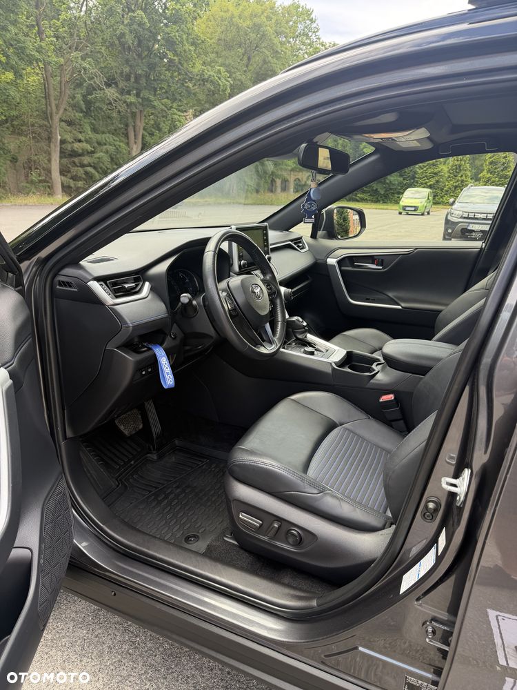 Toyota RAV4 - 10