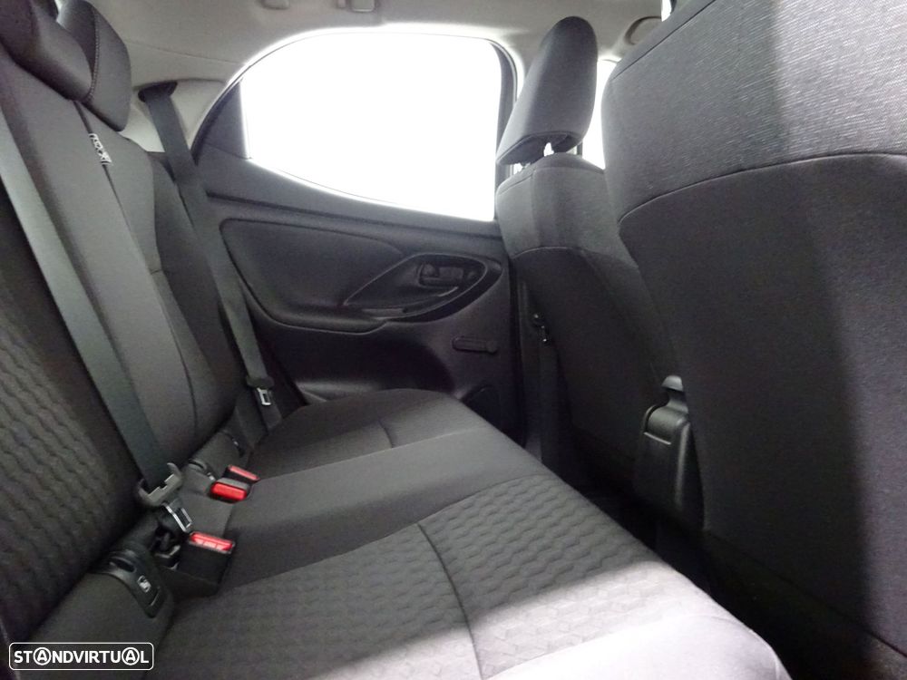 Toyota Yaris 1.5 HDF Comfort Plus - 8