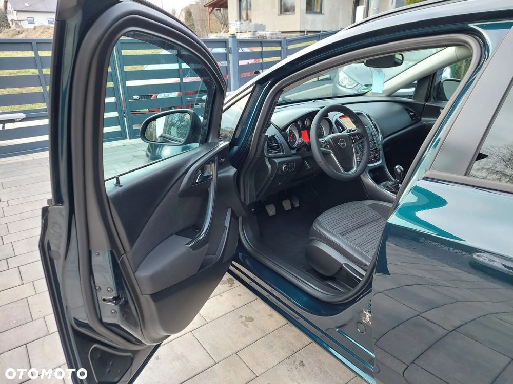 Opel Astra 1.4 Turbo Exklusiv - 10