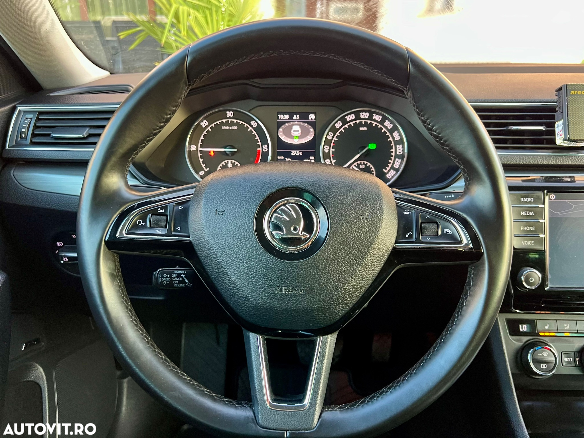 Skoda Superb Combi 1.6 TDI DSG Ambition - 28