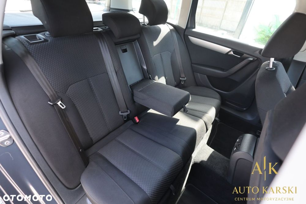 Volkswagen Passat - 37