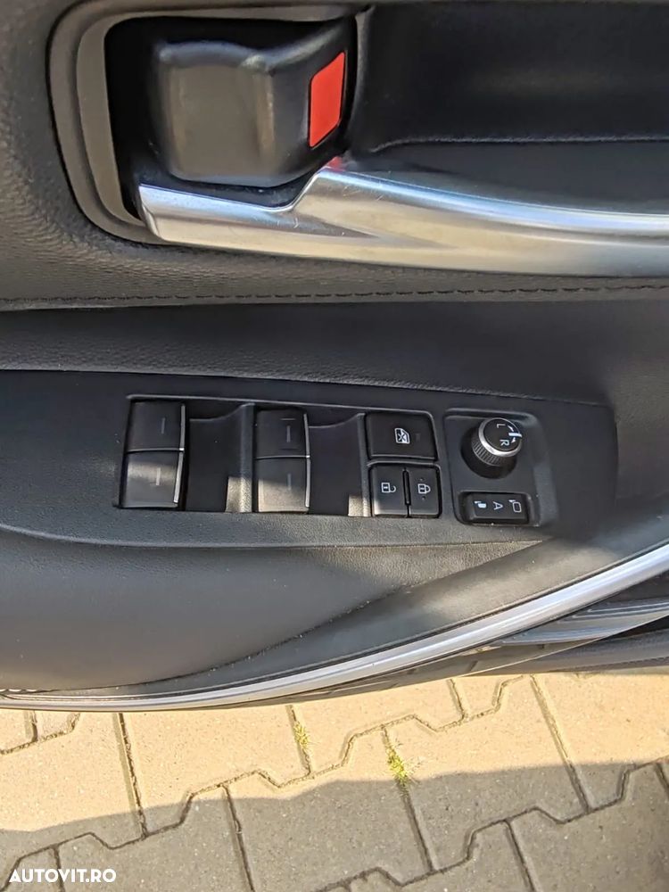 Toyota Corolla 1.8 HSD Exclusive interior Negru - 6