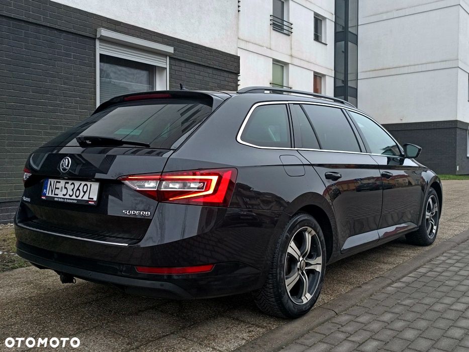 Skoda Superb 2.0 TDI Ambition DSG7 - 9