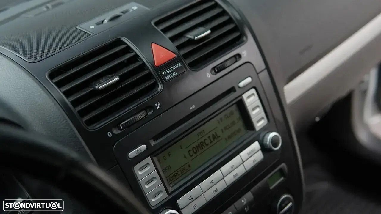 VW Jetta - 40