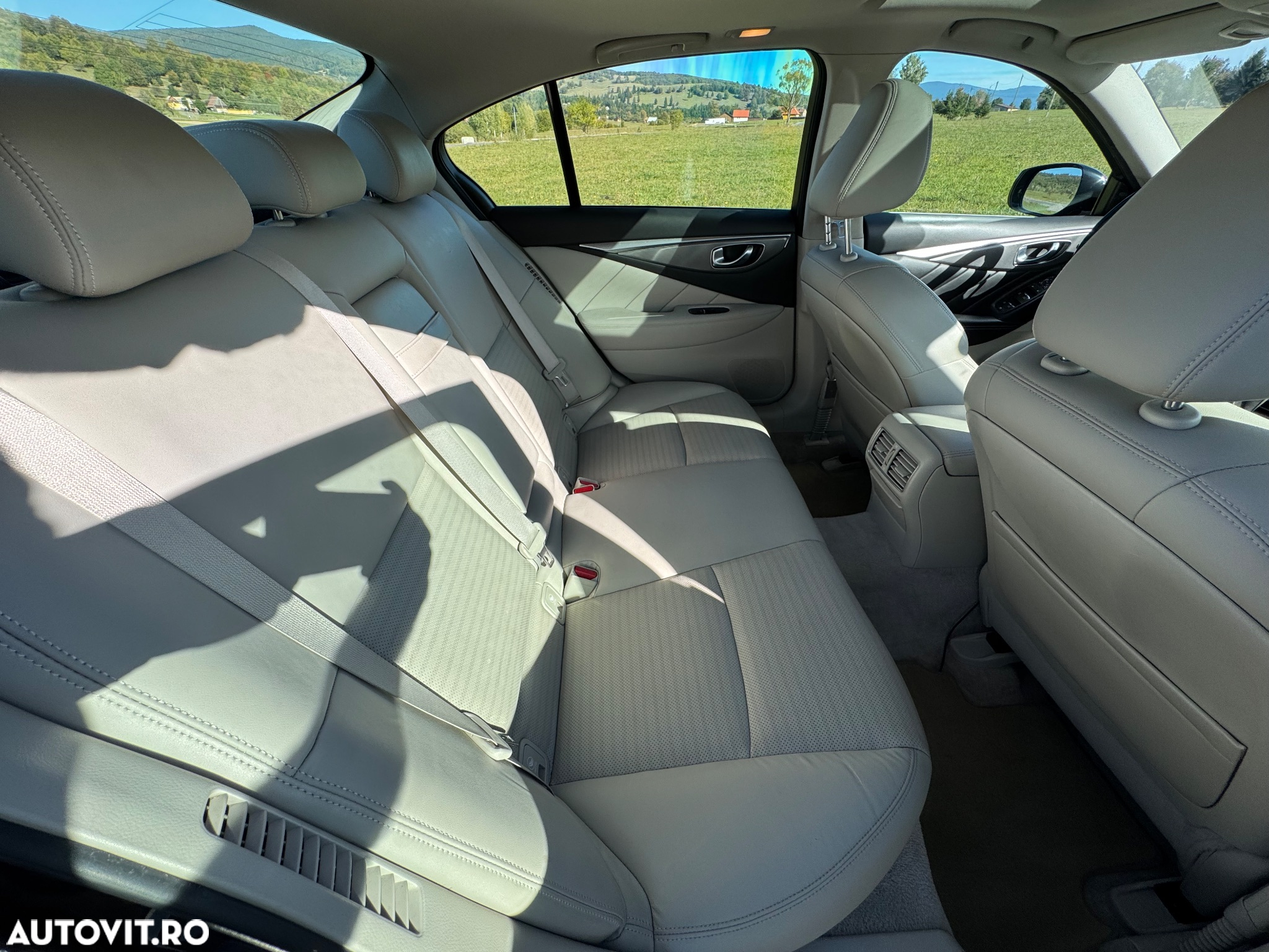 Infiniti Q50 Q50S Hybrid AWD Sport Tech - 12