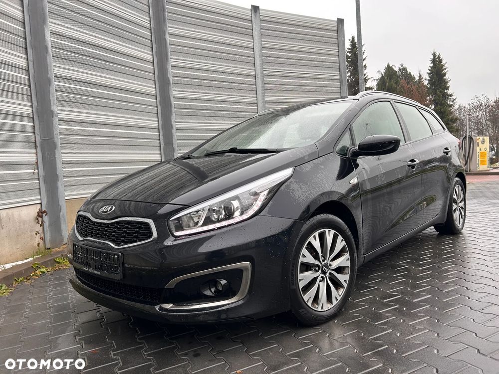 Kia Ceed 1.6 GDI Dream-Team Edition - 1