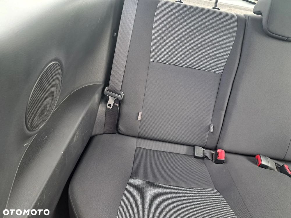 Toyota Yaris 1.33 Active - 29