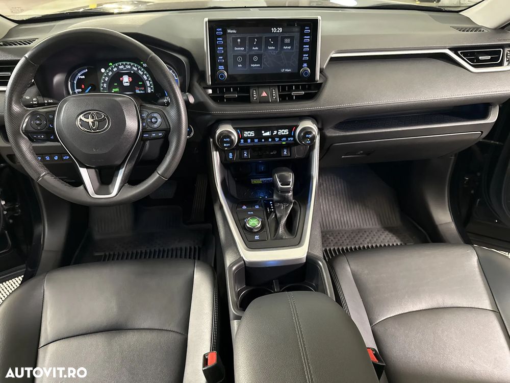Toyota RAV4 - 10
