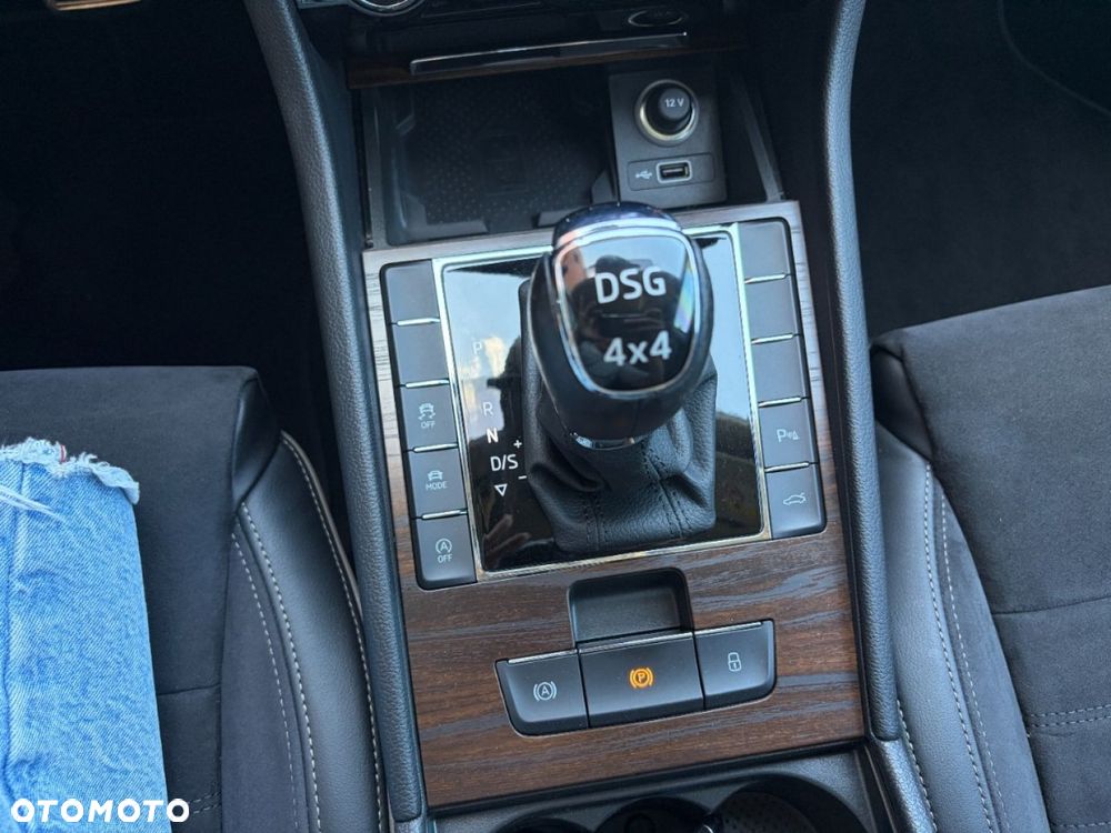 Skoda Superb 2.0 TDI SCR 4x4 Scout DSG - 25