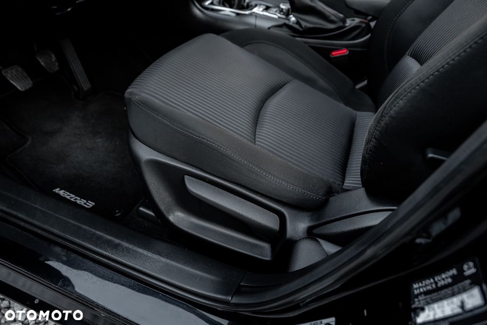 Mazda 3 SKYACTIV-G 120 Urban Limited - 18