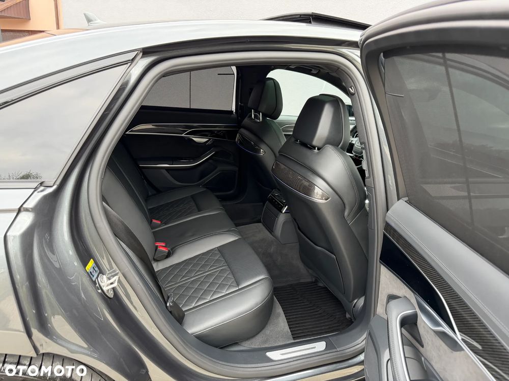 Audi S8 - 13