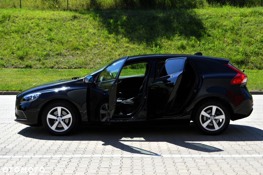 Volvo V40 T2 Momentum - 25