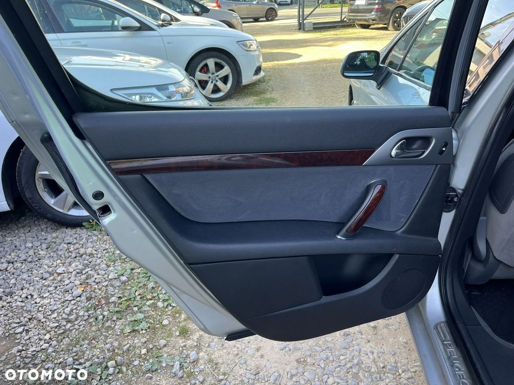 Peugeot 407 - 28