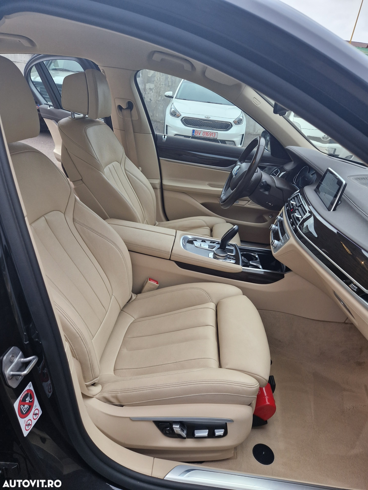 BMW Seria 7 - 24