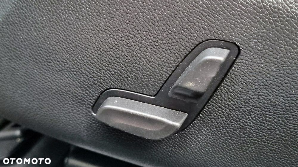 Mercedes-Benz Klasa E - 20