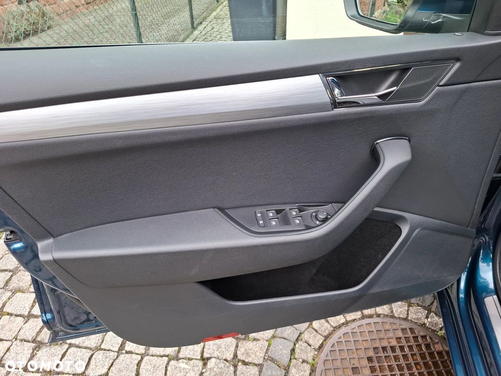 Skoda Superb 2.0 TDI SCR Ambition DSG - 36