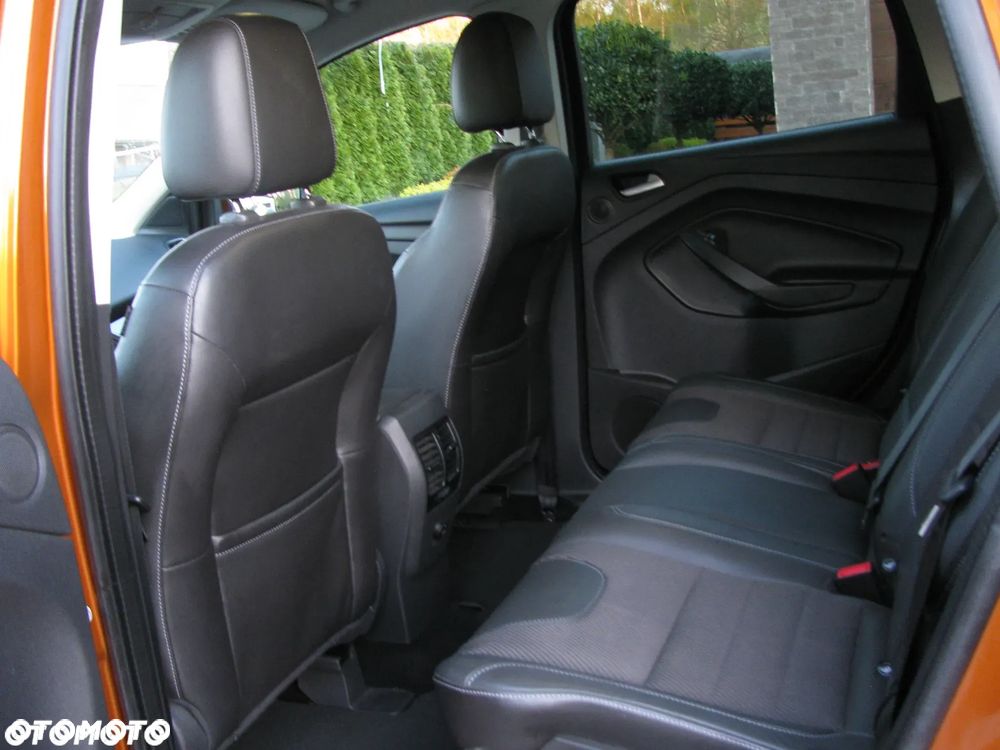 Ford Kuga 2.0 TDCi 2x4 Titanium - 28